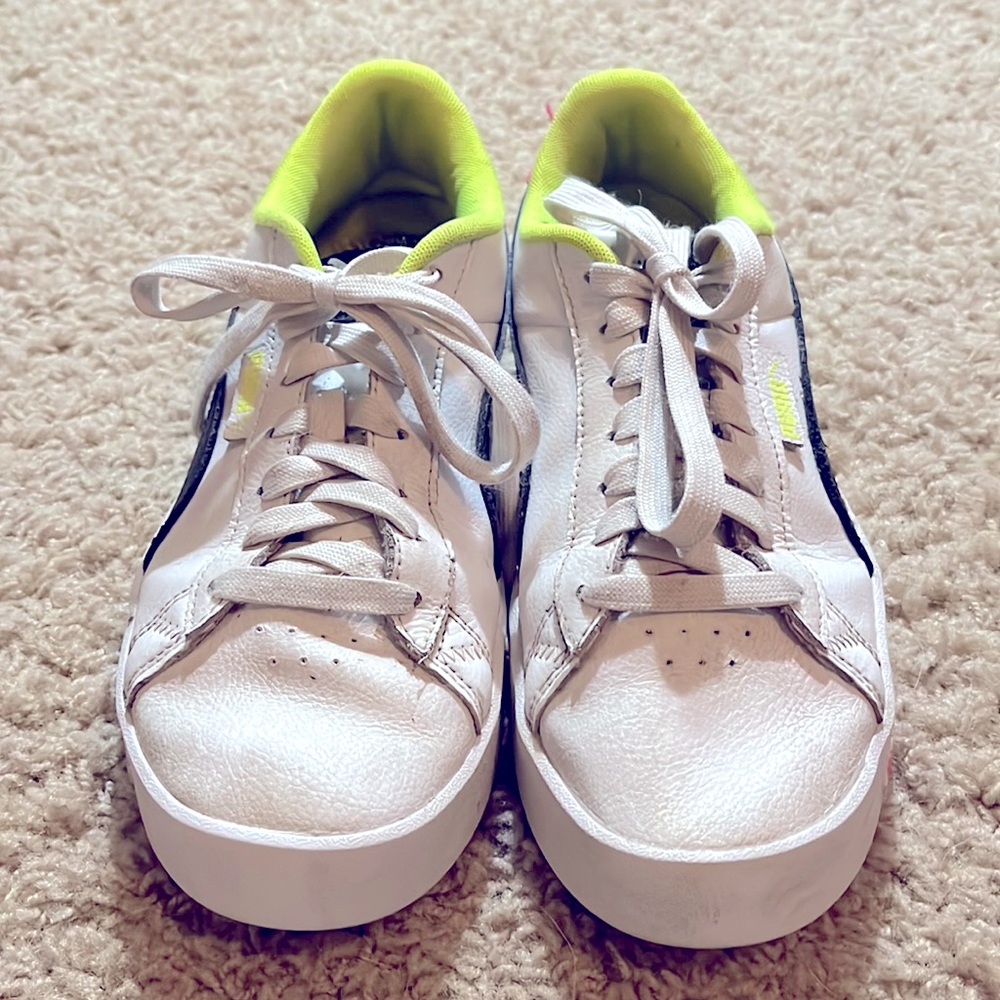 Women’s puma sneakers size 9